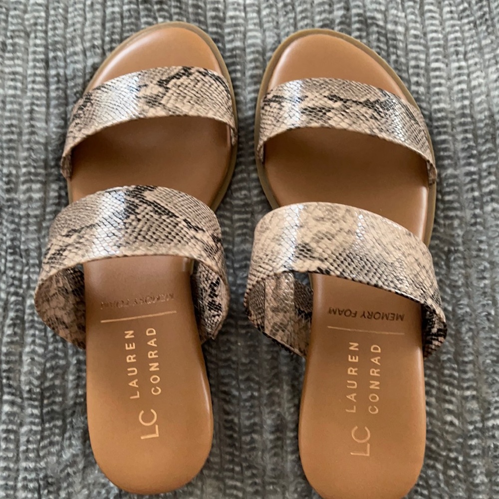 Lc Lauren Conrad Snake Memory Foam Sandals